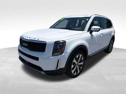White Pearl 2022 Kia Telluride S