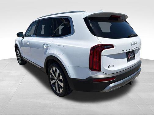 White Pearl 2022 Kia Telluride S