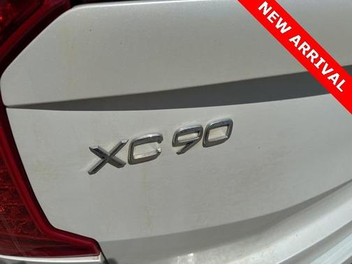 2017 Volvo XC90 T6 Momentum