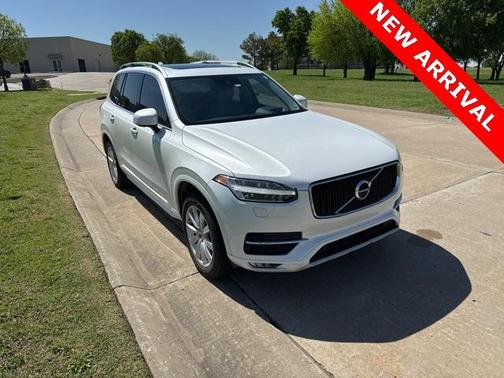 2017 Volvo XC90 T6 Momentum