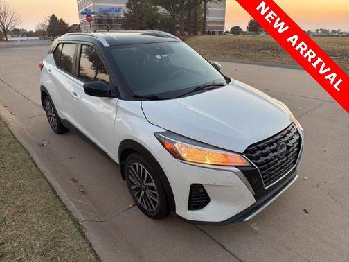 2022 Nissan Kicks SV