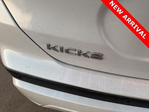 2022 Nissan Kicks SV
