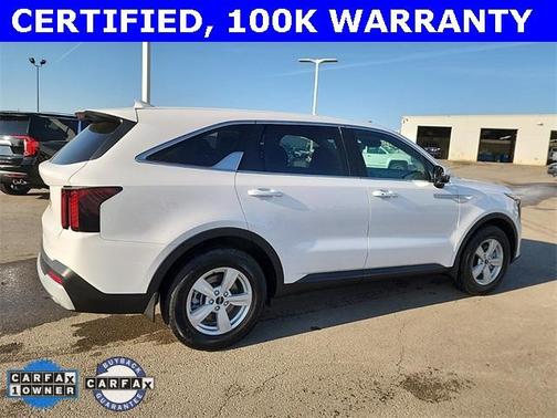 2025 Kia Sorento LX