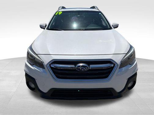 White 2019 Subaru Outback 3.6R Limited