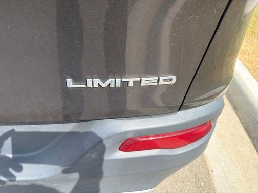Granite Crystal Clearcoat Metallic 2016 Jeep Cherokee Limited