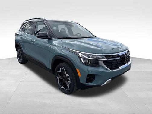 Blue / Black 2026 Kia Seltos S