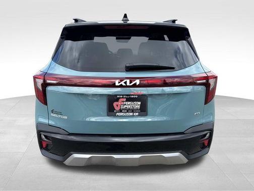 Blue / Black 2026 Kia Seltos S