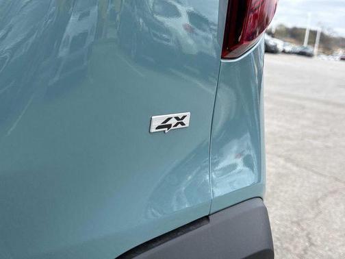 Blue / Black 2026 Kia Seltos S