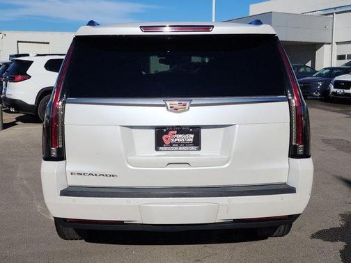 2016 Cadillac Escalade Luxury