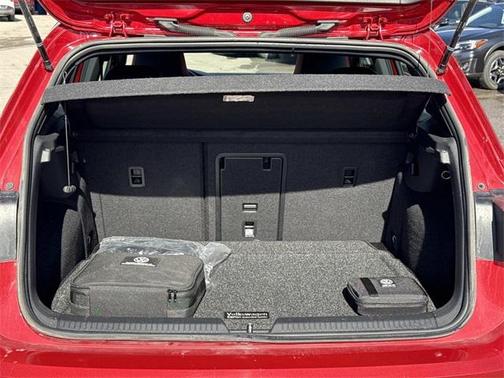 2024 Volkswagen Golf GTI 2.0T SE