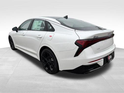 Snow White Pearl 2026 Kia K5 GT-Line