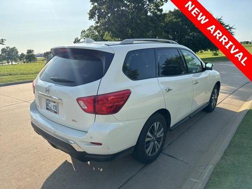 2020 Nissan Pathfinder SL