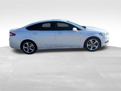 White Platinum Clearcoat Metallic 2013 Ford Fusion SE
