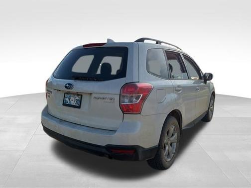 Crystal White Pearl 2016 Subaru Forester 2.5i Premium