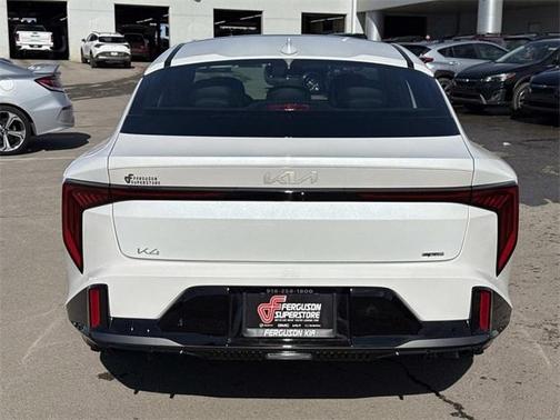 2026 Kia K4 GT-LINE
