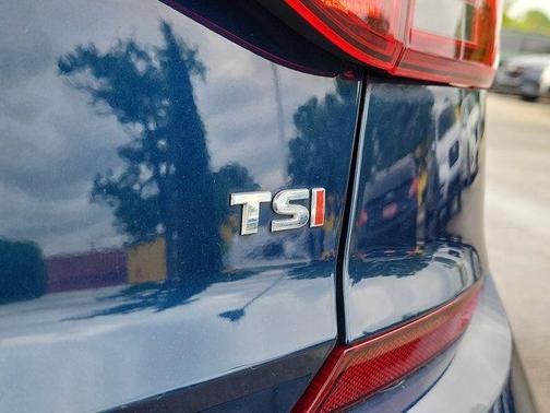 2019 Volkswagen Passat 2.0T SE R-Line