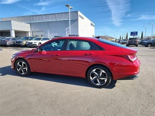 2023 Hyundai ELANTRA SEL