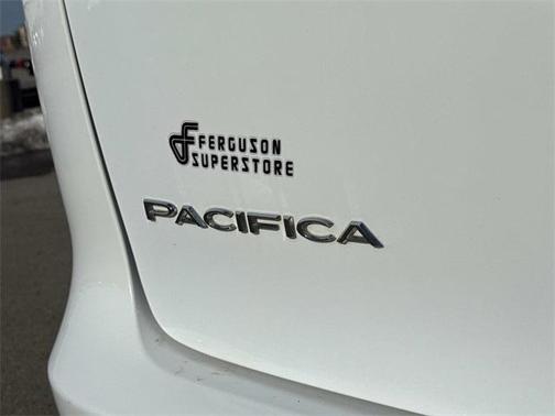2019 Chrysler Pacifica L
