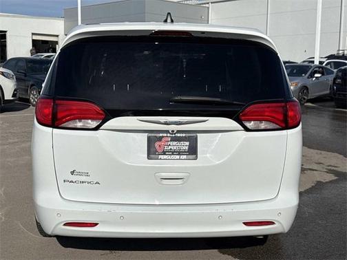 2019 Chrysler Pacifica L