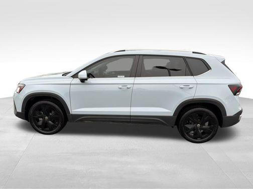 Alpine Grey 2025 Volkswagen Taos 1.5T SE