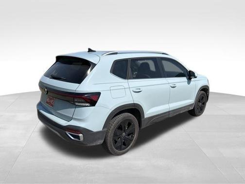 Alpine Grey 2025 Volkswagen Taos 1.5T SE