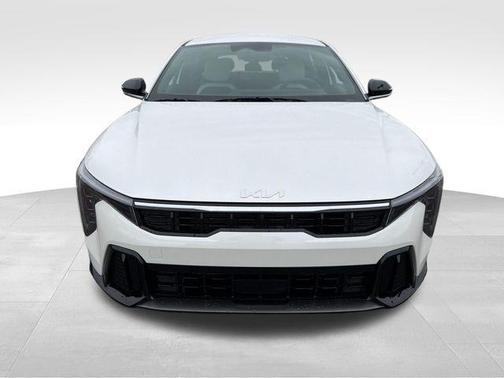 Snow White Pearl 2026 Kia K4 GT-Line