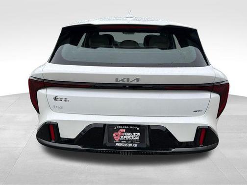 Snow White Pearl 2026 Kia K4 GT-Line