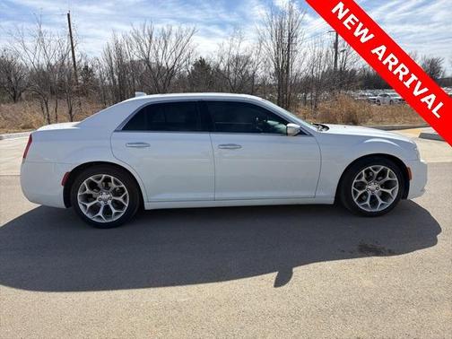 2016 Chrysler 300C Platinum