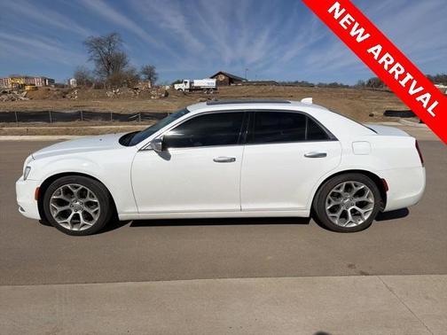 2016 Chrysler 300C Platinum