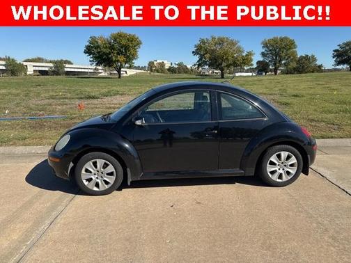 2010 Volkswagen New Beetle 