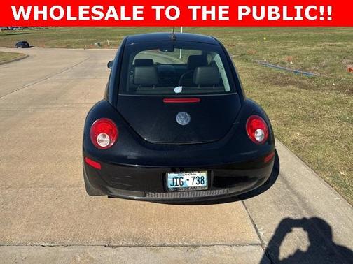 2010 Volkswagen New Beetle 