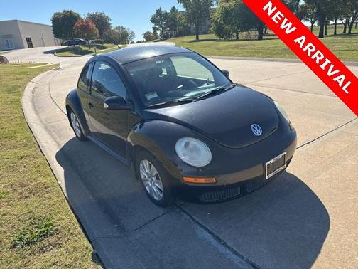 2010 Volkswagen New Beetle 