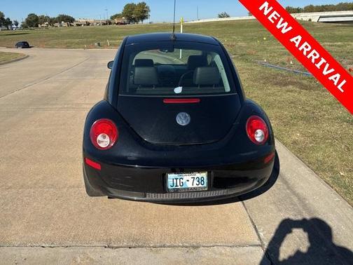2010 Volkswagen New Beetle 