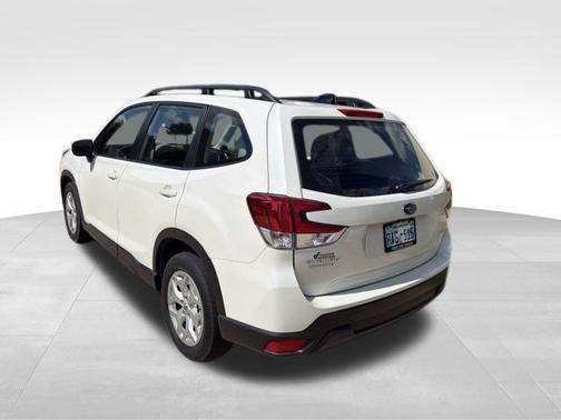Crystal White Pearl 2024 Subaru Forester