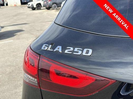 2021 Mercedes-Benz GLA 250 Base 4MATIC