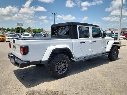 2024 Jeep Gladiator Sport