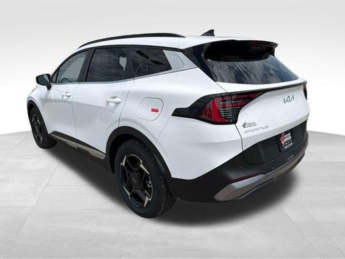 Glacial White Pearl 2026 Kia Sportage EX