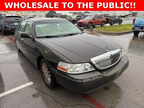 2005 Lincoln Town Car Signature