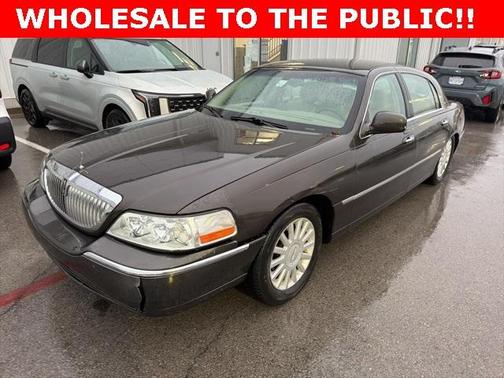 2005 Lincoln Town Car Signature