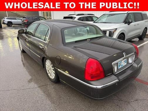 2005 Lincoln Town Car Signature