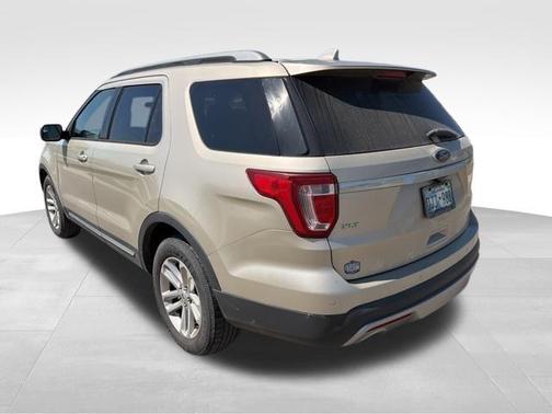 White Gold Metallic 2017 Ford Explorer XLT