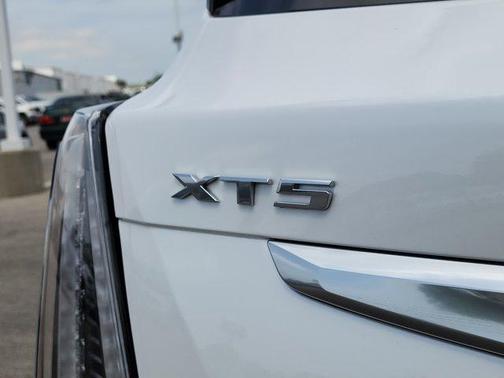 2023 Cadillac XT5 Sport