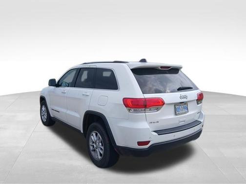 Bright White Clearcoat 2019 Jeep Grand Cherokee Laredo E