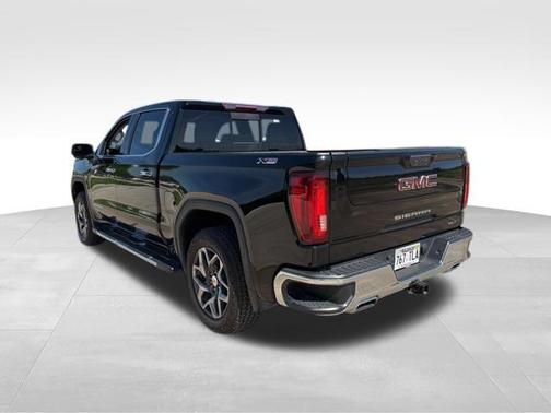 Onyx Black 2023 GMC Sierra 1500 SLT