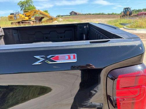 Onyx Black 2023 GMC Sierra 1500 SLT