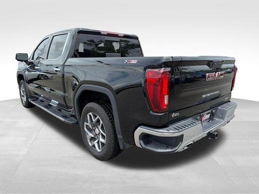 Onyx Black 2023 GMC Sierra 1500 SLT