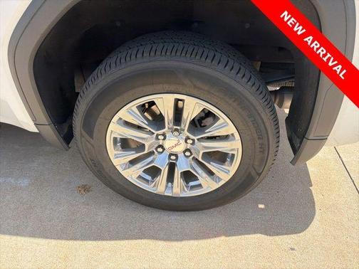 White Frost Tri-Coat 2022 GMC Sierra 1500 Denali