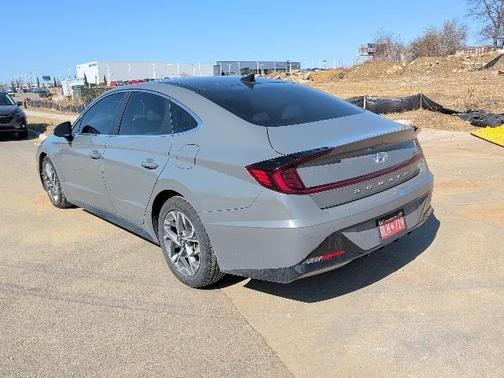 2022 Hyundai SONATA SEL