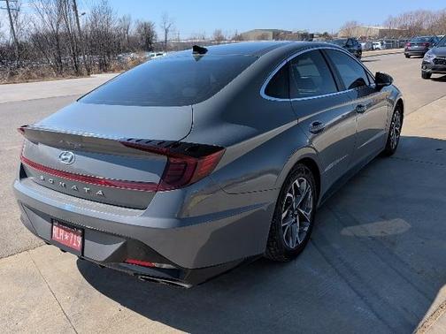 2022 Hyundai SONATA SEL
