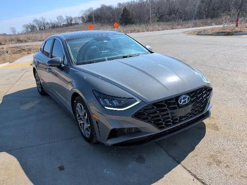 2022 Hyundai SONATA SEL